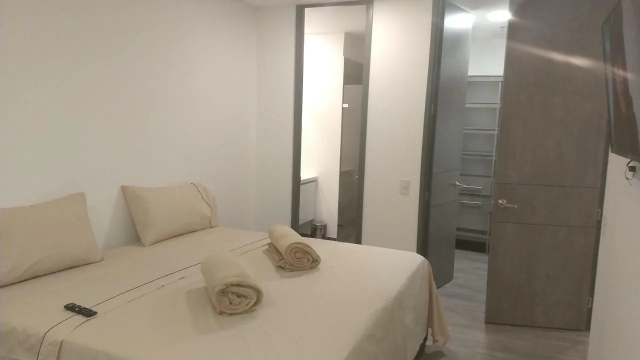 Comfortables Suites En El Poblado Balsos Medellin 0*,