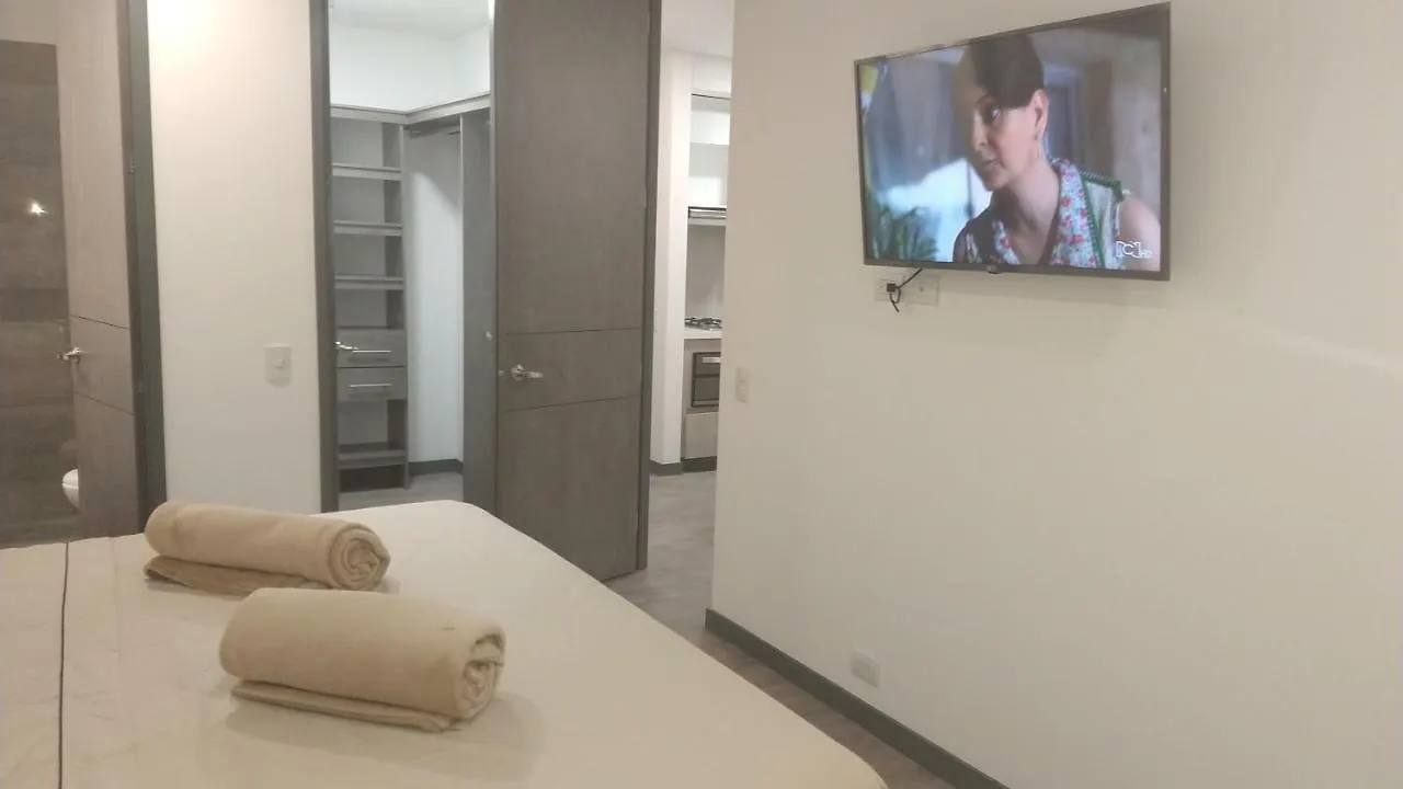Comfortables Suites En El Poblado Balsos Medellin Apartment